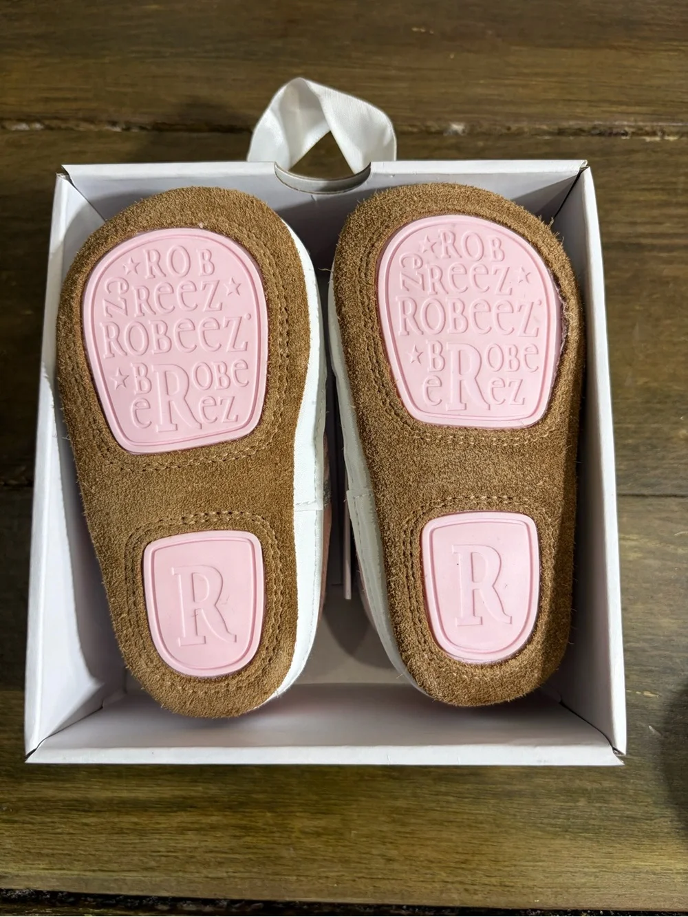 NEW Robeez First Kicks Baby Girl Sneakers in Eliza Pink Size 12-18 months